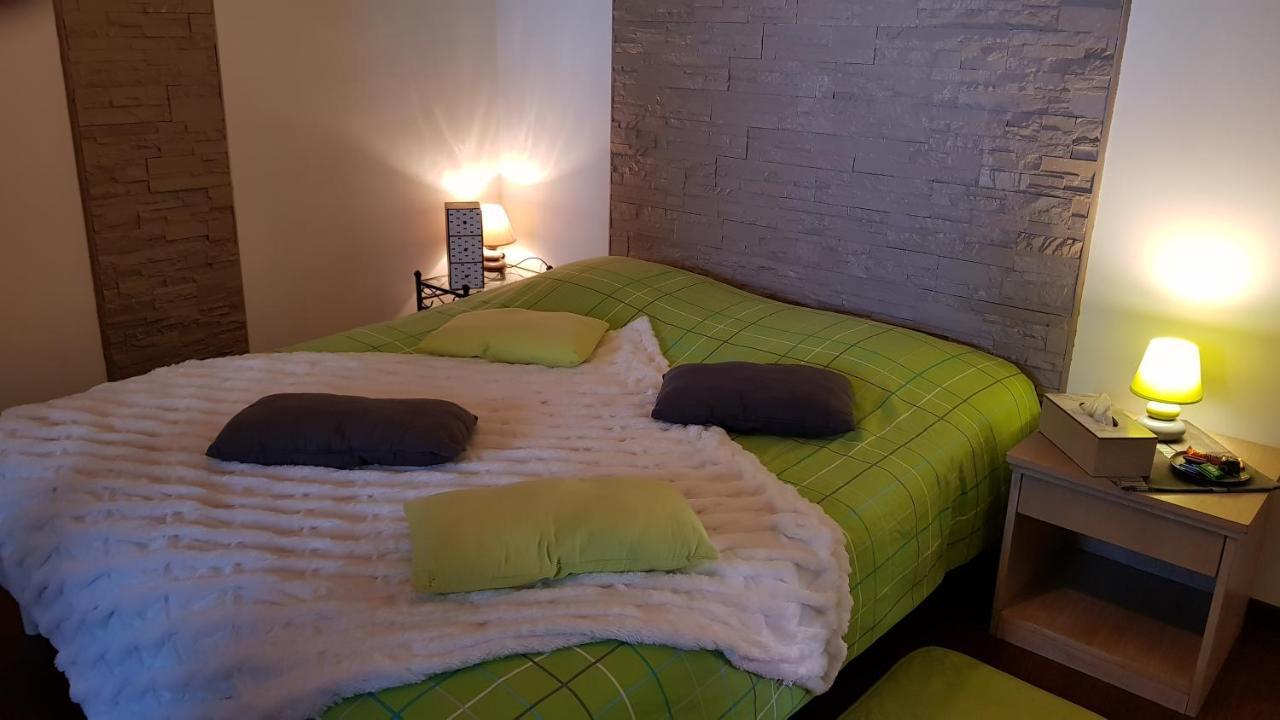 Apartamento Domaine Des Rigaud Garchizy Exterior foto